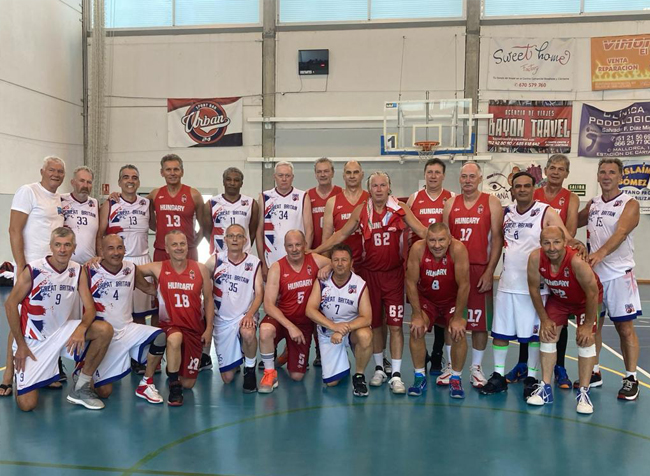 Photo of GB and Hungarian teams
